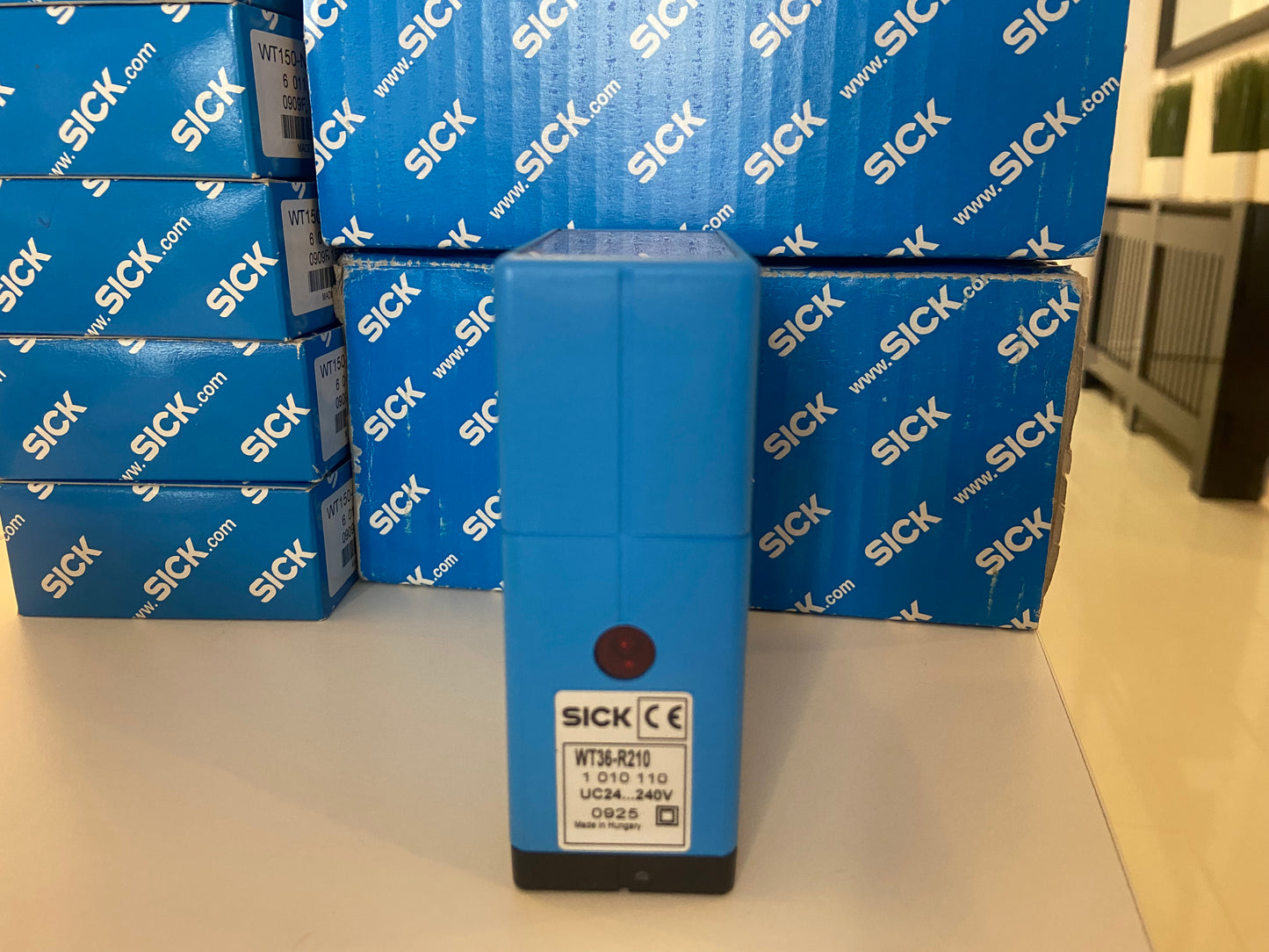 Sick WT36-R210 PHOTOELECTRIC SENSOR (1010110)